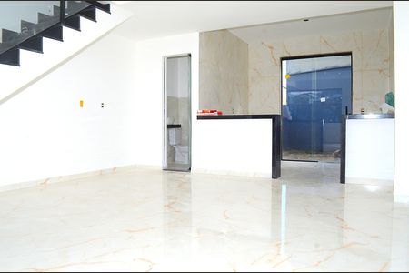 Casa à venda com 2 quartos, 135m² em Jardim Vitoria, Belo Horizonte