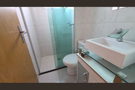 Banheiro de apartamento para alugar com 2 quartos, 45m² em Gávea Ii, Vespasiano