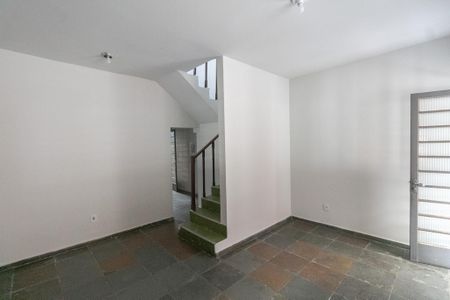Casa para alugar com 75m², 2 quartos e 1 vaga