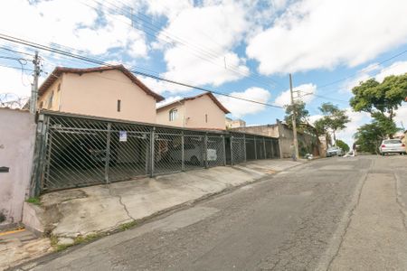 Casa para alugar com 75m², 2 quartos e 1 vaga