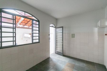 Casa para alugar com 75m², 2 quartos e 1 vaga