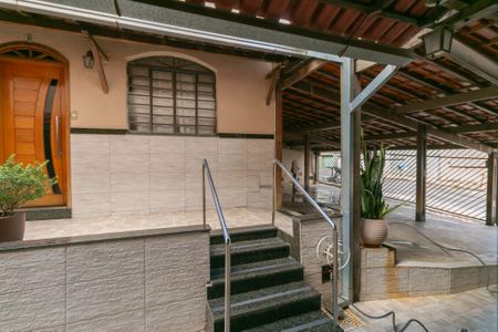 Casa para alugar com 2 quartos, 75m² em Floramar, Belo Horizonte