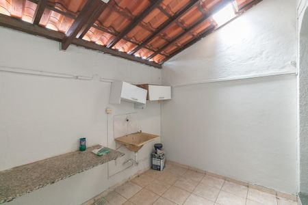 Casa para alugar com 2 quartos, 75m² em Floramar, Belo Horizonte