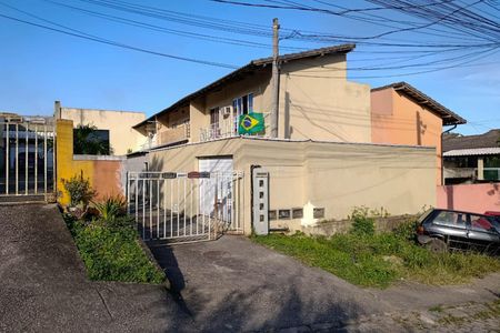 Casa à venda com 72m², 2 quartos e 1 vaga Casa à venda com 72m², 2 quartos e 1 vagaFachada