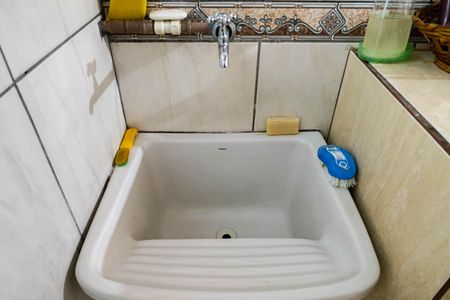 Casa à venda com 72m², 2 quartos e 1 vaga Casa à venda com 72m², 2 quartos e 1 vagaCozinha e Área de Serviço