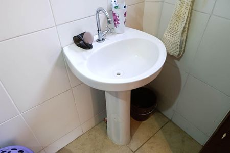 Casa à venda com 72m², 2 quartos e 1 vaga Casa à venda com 72m², 2 quartos e 1 vagaBanheiro 1