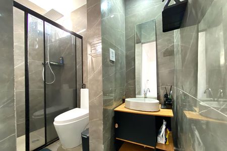 Banheiro da Suíte de apartamento para alugar com 3 quartos, 90m² em Santa Efigênia, Belo Horizonte