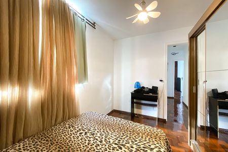 Quarto 2 de apartamento para alugar com 3 quartos, 90m² em Santa Efigênia, Belo Horizonte