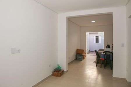 Casa à venda com 160m², 3 quartos e 2 vagas Casa à venda com 160m², 3 quartos e 2 vagasSala