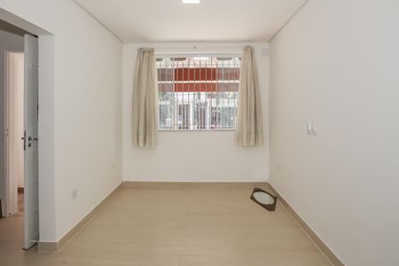 Casa à venda com 160m², 3 quartos e 2 vagas Casa à venda com 160m², 3 quartos e 2 vagasSala