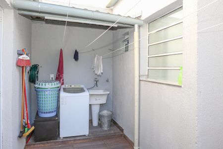 Casa à venda com 160m², 3 quartos e 2 vagas Casa à venda com 160m², 3 quartos e 2 vagasCozinha e Área de Serviço
