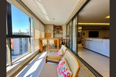 Apartamento à venda com 228m², 3 quartos e 4 vagas