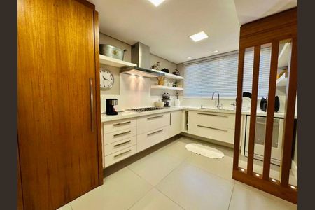 Apartamento à venda com 228m², 3 quartos e 4 vagas