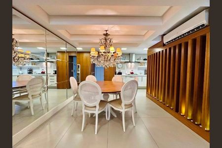 Apartamento à venda com 228m², 3 quartos e 4 vagas
