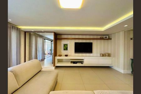 Apartamento à venda com 228m², 3 quartos e 4 vagas