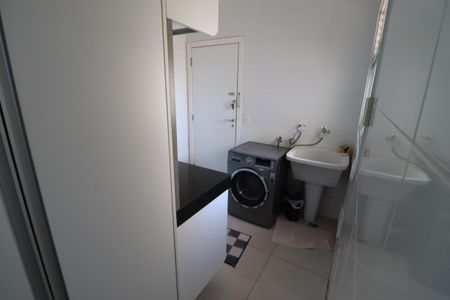 Apartamento para alugar com 200m², 3 quartos e 1 vagaÁrea de serviço 