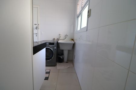 Apartamento para alugar com 200m², 3 quartos e 1 vagaÁrea de serviço 
