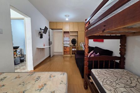 Sala de kitnet/studio para alugar com 1 quarto, 36m² em Guilhermina, Praia Grande