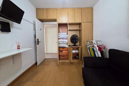 Cozinha de kitnet/studio para alugar com 1 quarto, 36m² em Guilhermina, Praia Grande