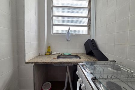 Cozinha de kitnet/studio para alugar com 1 quarto, 36m² em Guilhermina, Praia Grande