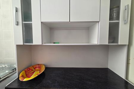 Cozinha de kitnet/studio para alugar com 1 quarto, 36m² em Guilhermina, Praia Grande