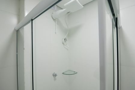Banheiro de kitnet/studio para alugar com 0 quarto, 26m² em Santana, São Paulo