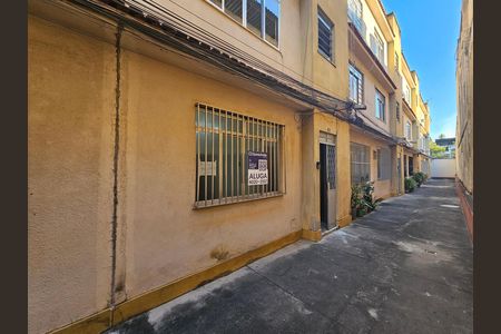 Fachada  de apartamento para alugar com 1 quarto, 50m² em Centro, Nilópolis