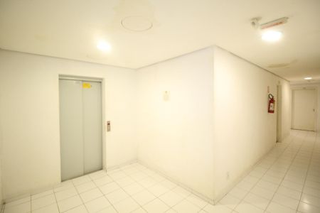 Apartamento à venda com 84m², 3 quartos e sem vagaCorredor