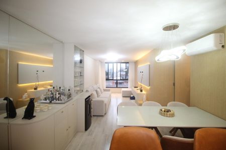 Sala de apartamento à venda com 3 quartos, 84m² em Jardim Botânico, Porto Alegre