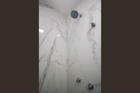 Banheiro de apartamento para alugar com 2 quartos, 42m² em Vila Marina, São Paulo