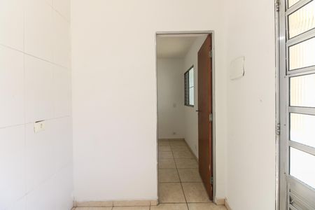 Cozinha de apartamento para alugar com 1 quarto, 20m² em Penha de França, São Paulo