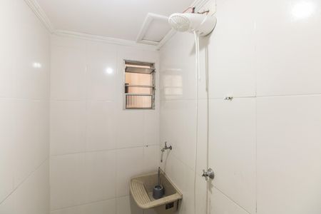 Banheiro e Área de Serviço de apartamento para alugar com 1 quarto, 20m² em Penha de França, São Paulo