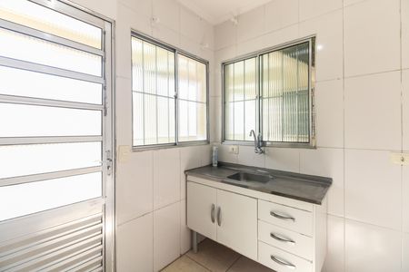 Cozinha de apartamento para alugar com 1 quarto, 20m² em Penha de França, São Paulo