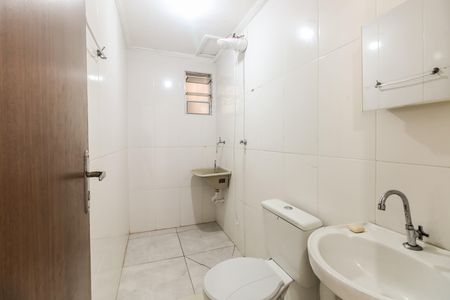 Banheiro e Área de Serviço de apartamento para alugar com 1 quarto, 20m² em Penha de França, São Paulo