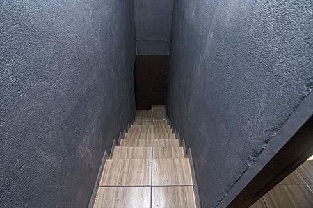 Escada de casa para alugar com 2 quartos, 60m² em Jardim Patente Novo, São Paulo