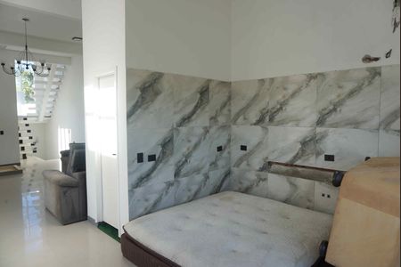 Sala de Estar de casa de condomínio à venda com 4 quartos, 280m² em Fazendinha, Santana de Parnaíba