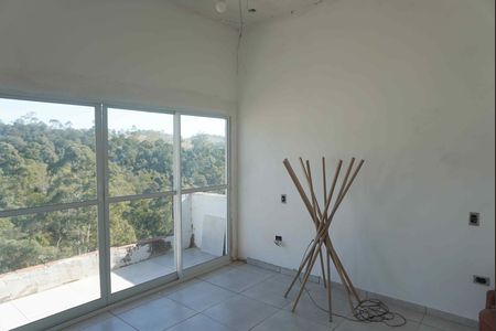 Casa de condomínio à venda com 280m², 4 quartos e 3 vagas Casa de condomínio à venda com 280m², 4 quartos e 3 vagasSuite