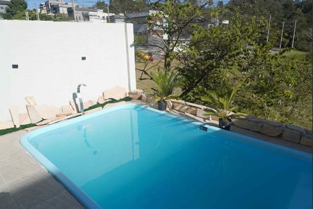 Casa de condomínio à venda com 280m², 4 quartos e 3 vagas Casa de condomínio à venda com 280m², 4 quartos e 3 vagasPiscina
