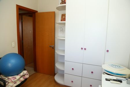 Segundo quarto de apartamento para alugar com 2 quartos, 70m² em Alto da Glória, Goiânia