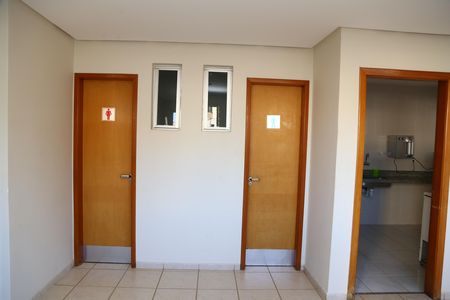 Apartamento à venda com 70m², 2 quartos e 1 vagaBanheiros do salão de festas