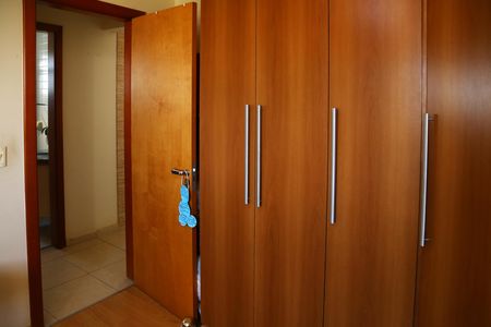 Apartamento à venda com 70m², 2 quartos e 1 vagaArmário da suíte