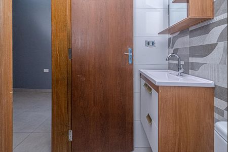 banheiro social_4 de apartamento para alugar com 1 quarto, 27m² em São João Climaco, São Paulo