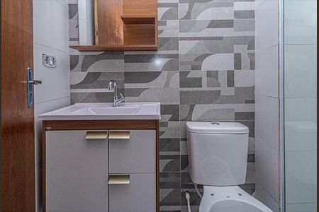 banheiro social_1 de apartamento para alugar com 1 quarto, 27m² em São João Climaco, São Paulo