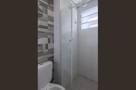 banheiro social_2 de apartamento para alugar com 1 quarto, 27m² em São João Climaco, São Paulo