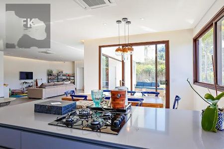 Casa à venda com 4 quartos, 520m² em Colinas da Anhanguera, Santana de Parnaíba