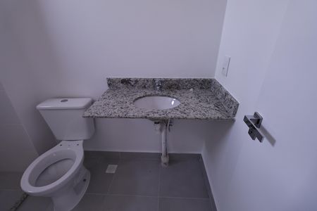 Apartamento à venda com 133m², 3 quartos e 2 vagas Apartamento à venda com 133m², 3 quartos e 2 vagasBanheiro suíte 3