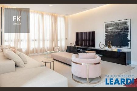 Casa de Condomínio à venda com 6 quartos, 1279m² em Alphaville Residencial Um, Barueri