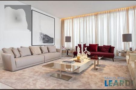 Casa de Condomínio à venda com 6 quartos, 1279m² em Alphaville Residencial Um, Barueri