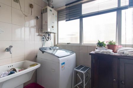 Cozinha e Área de Serviço de apartamento para alugar com 3 quartos, 80m² em Menino Deus, Porto Alegre