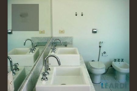 Casa de Condomínio à venda com 4 quartos, 380m² em Residencial Quatro (Alphaville), Santana de Parnaíba